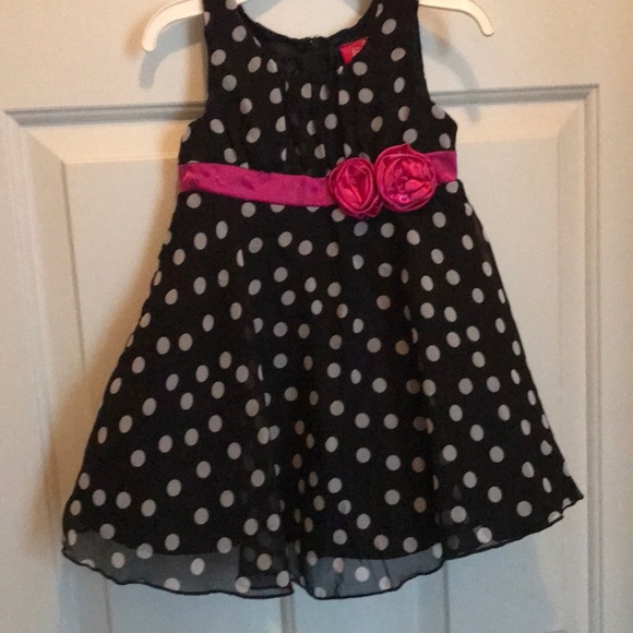 2 toddler dresses - Picture 4 of 5
